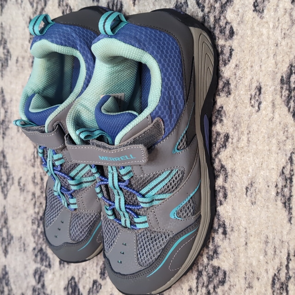 Like New Merrell Trail Chaser Big Girls Hiking Shoes, Sz 7M.